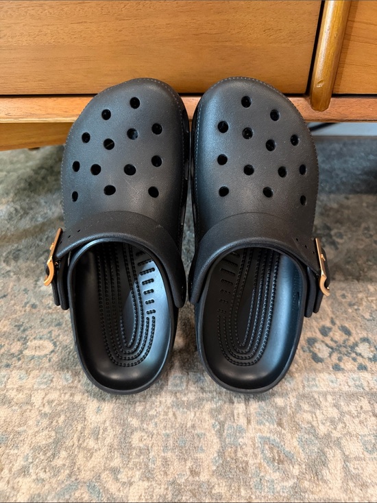 CROCS Shoes - NWOT Adult Classic Crocs - Black with Gold Buckle - Womens Size 9